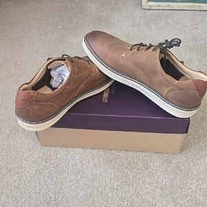 Johnston & Murphy Men's Brown Leather MISMATCHED Shoes- Left=11W Right=10.5M